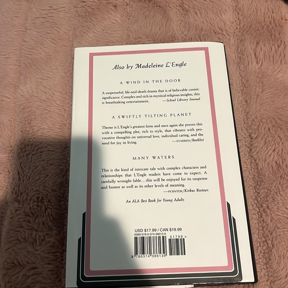 A wrinkle in time hardcover - Picture 3 of 7